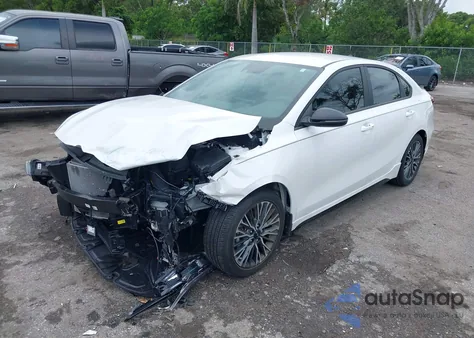 2024 Kia Forte Gt-Line z USA, uszkodzony, nr VIN 3KPF54AD7RE805261